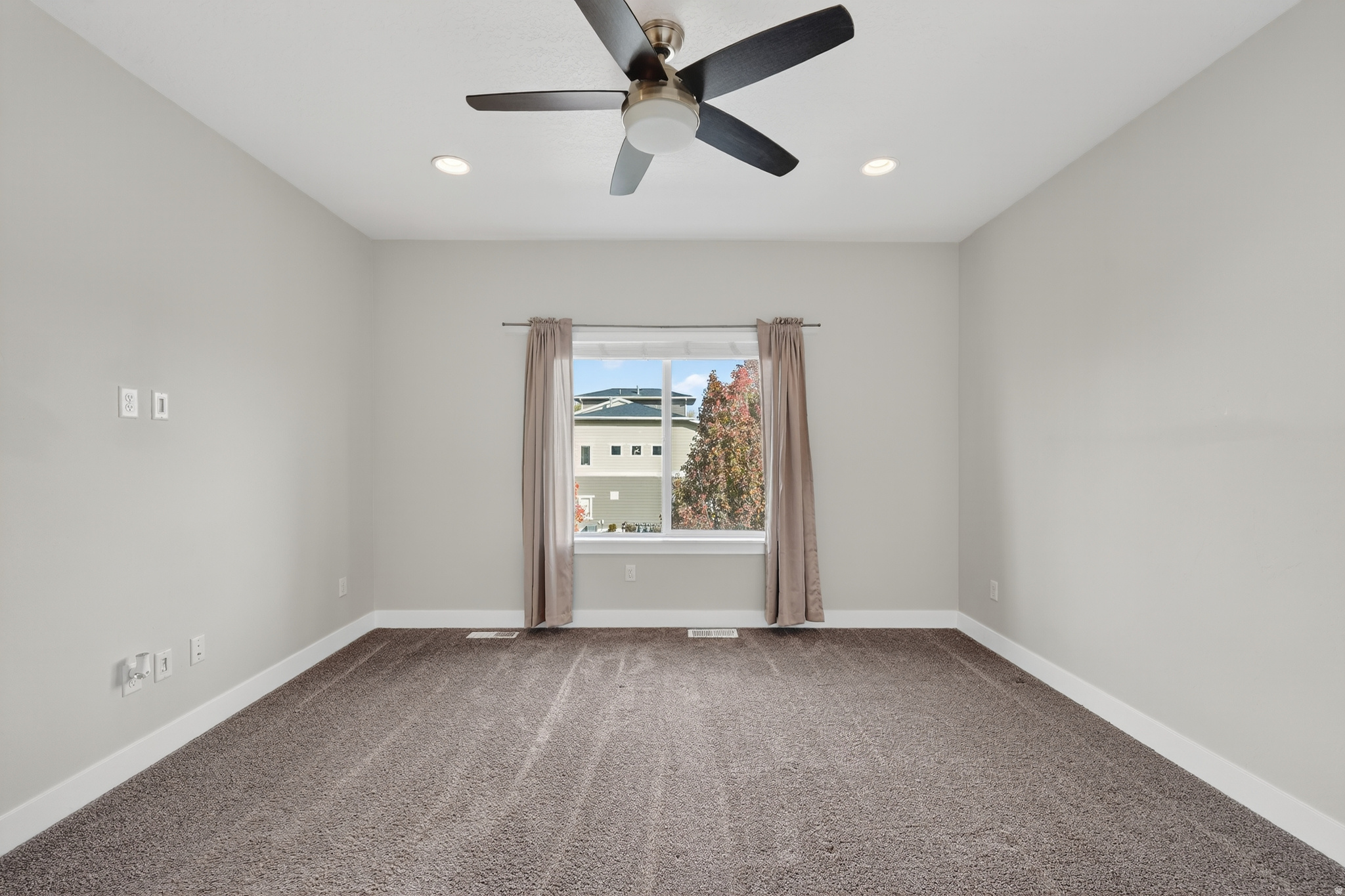 VILLAGE - Residential