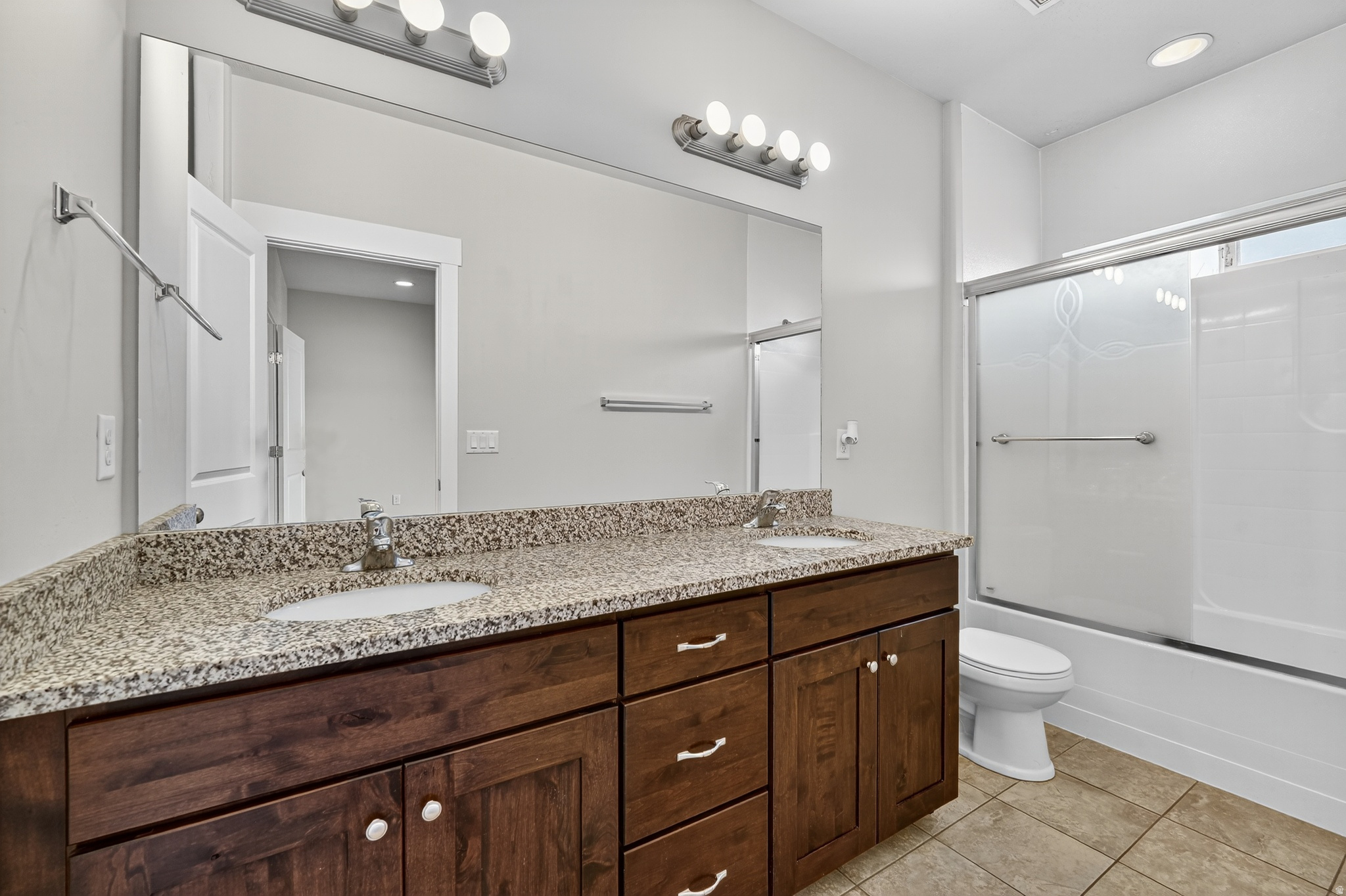 VILLAGE - Residential