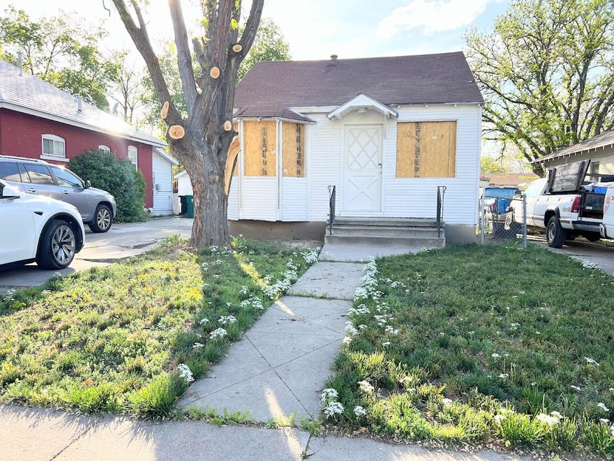 Awesome Tree lined street in a quiet Murray Community. Walking Distance to the HUGE Murray Park. It is the lowest priced lot in all of Murray. Currently has a Power Meter & a Gas Meter. Has a newer sewer line clean out in the driveway. Has a home on it that needs to be torn down. Garage is already gone. Shed is still there. Large Shade Tree that has been trimmed up.