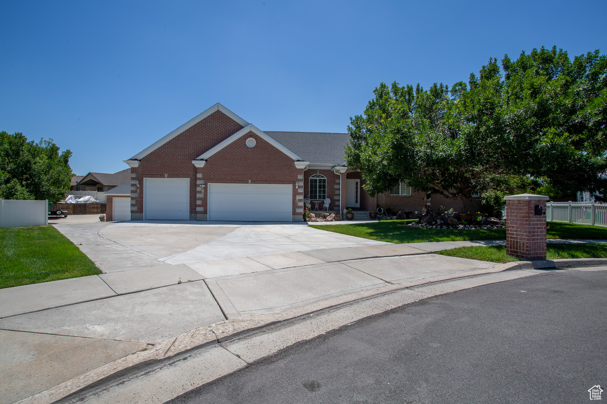 OLD HORSE FARM - Residential