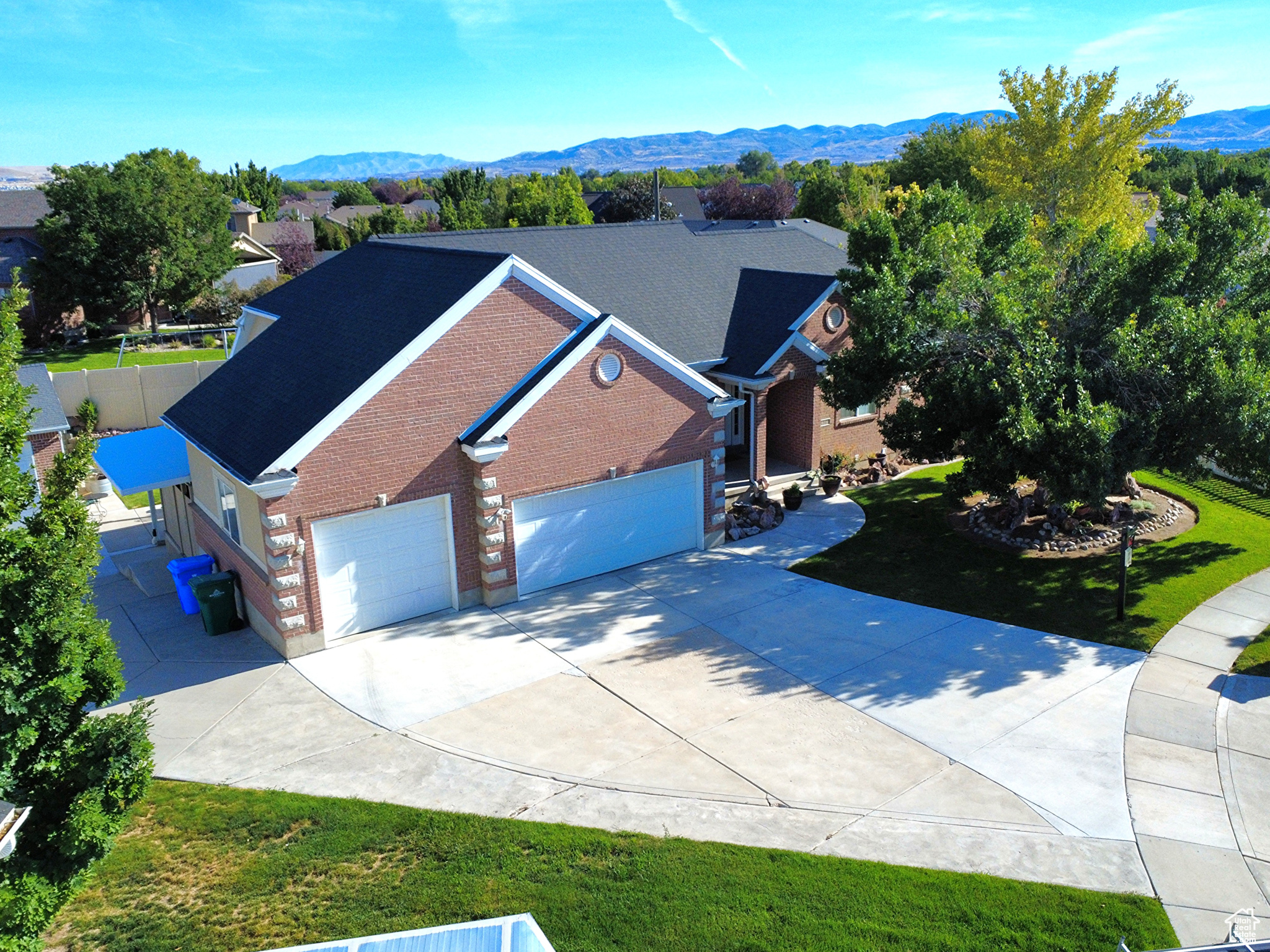OLD HORSE FARM - Residential