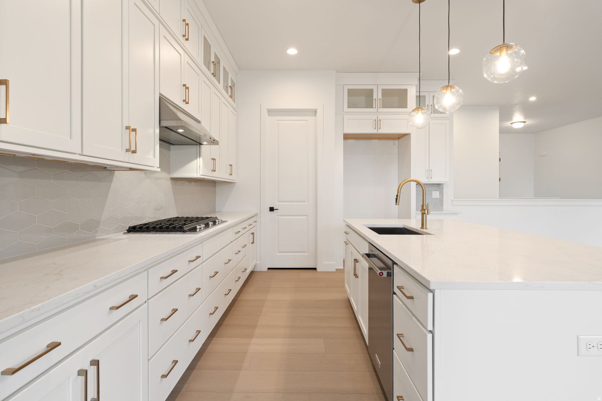 WESTLAKE VISTAS - Residential