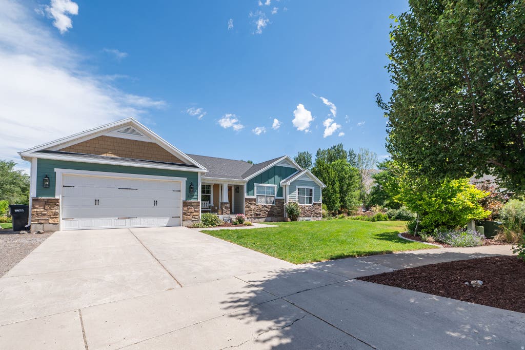 Photo of 429 E 360 S, Hyrum, UT 84319 (MLS # 2170972)