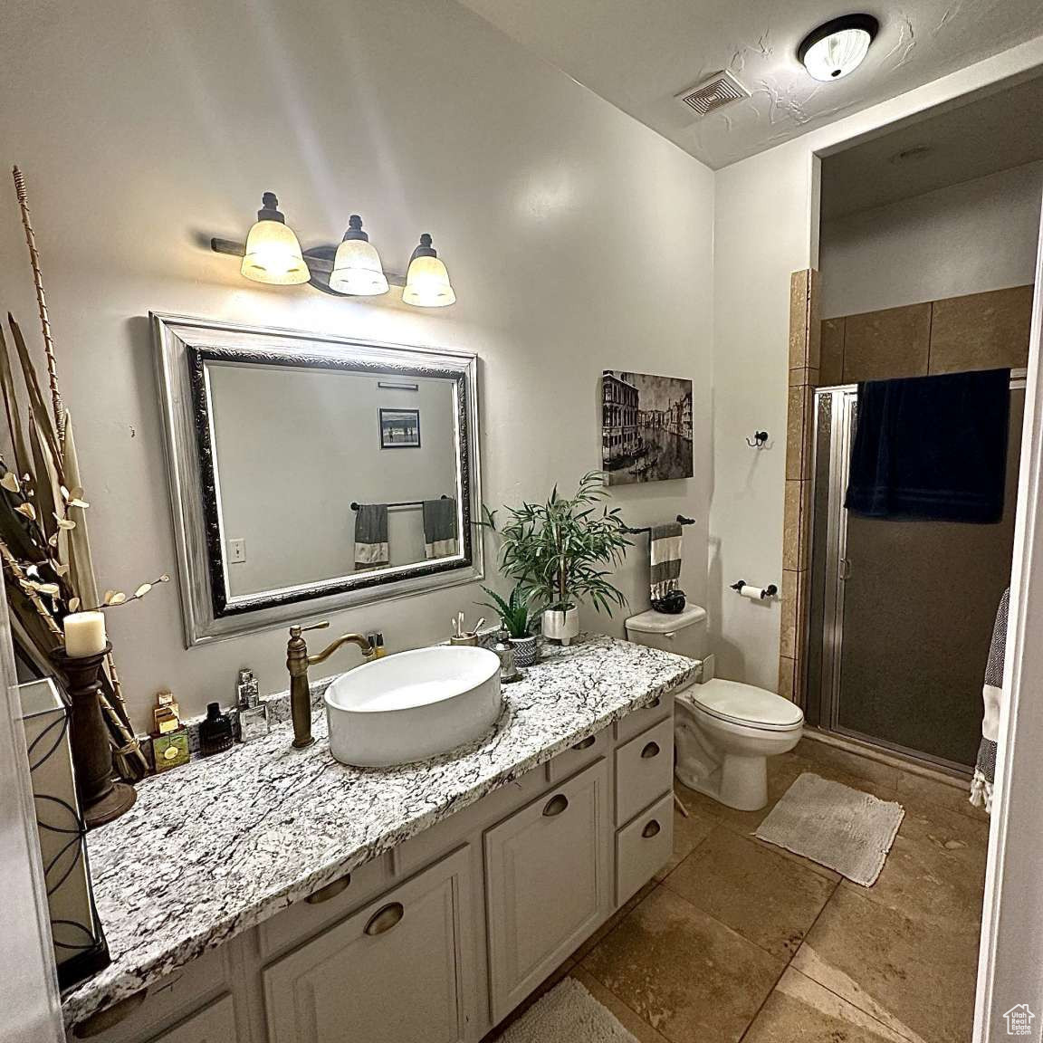 BEND IN THE ROAD - Residential