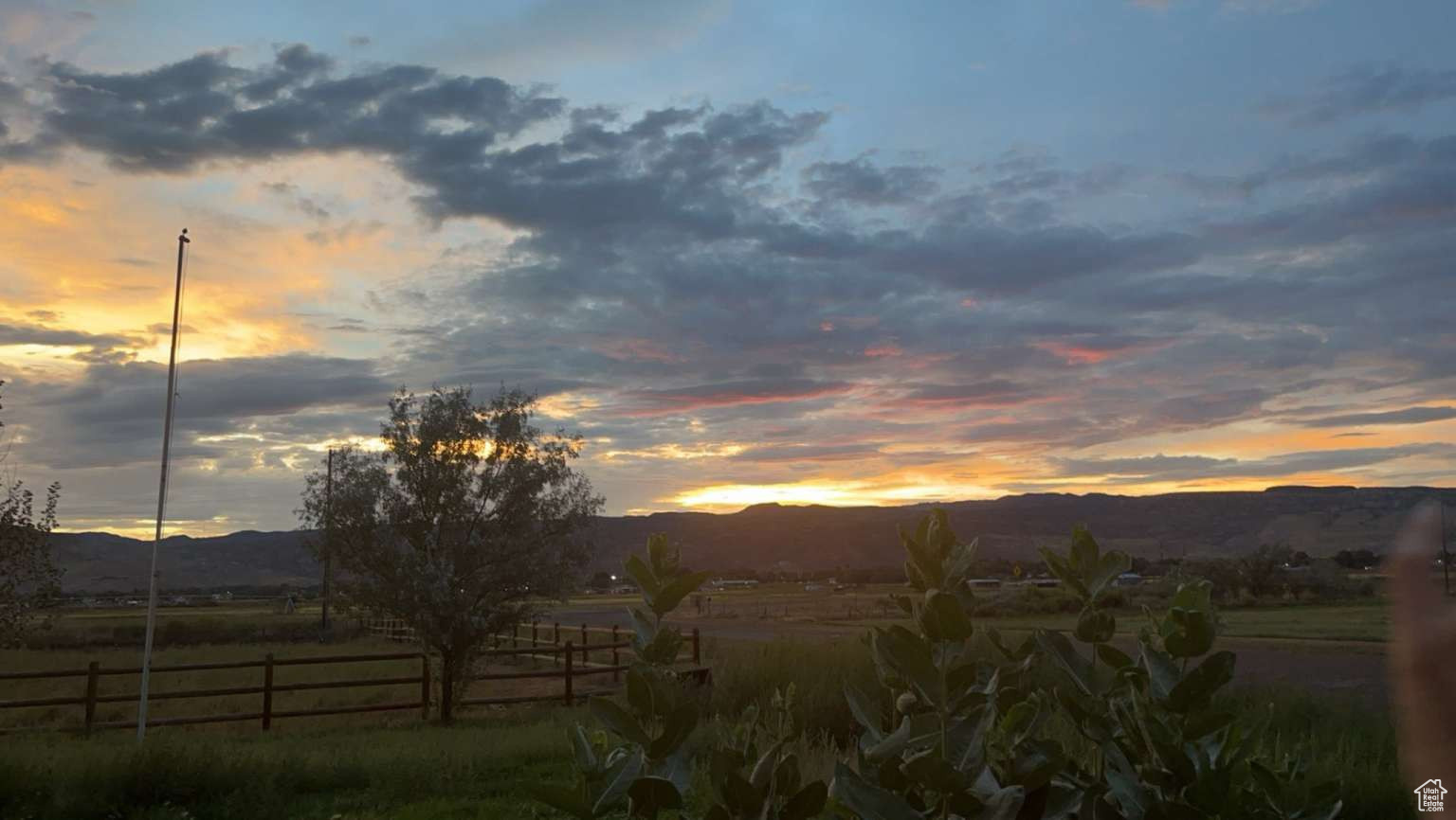 BEND IN THE ROAD - Residential