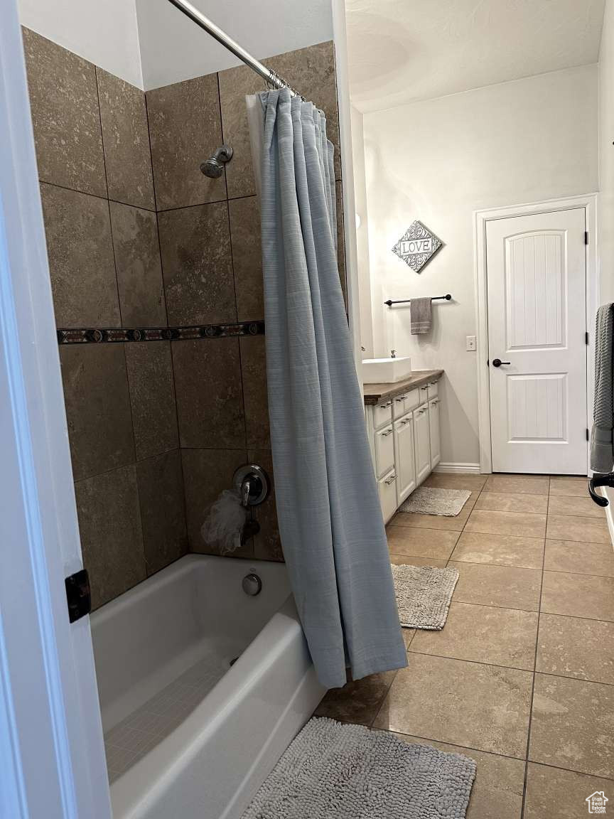 BEND IN THE ROAD - Residential