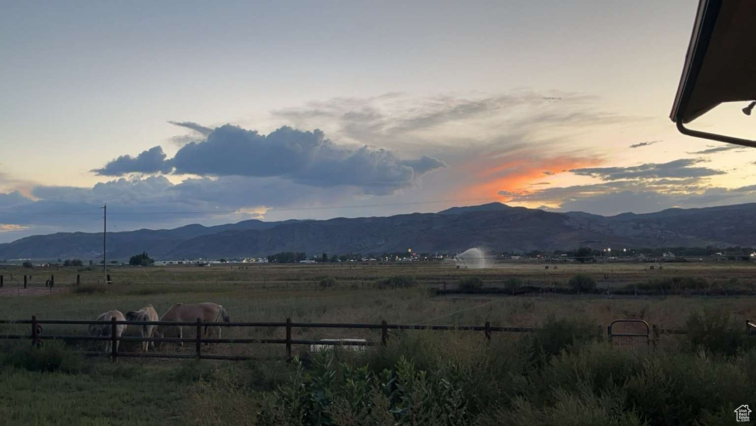 BEND IN THE ROAD - Residential