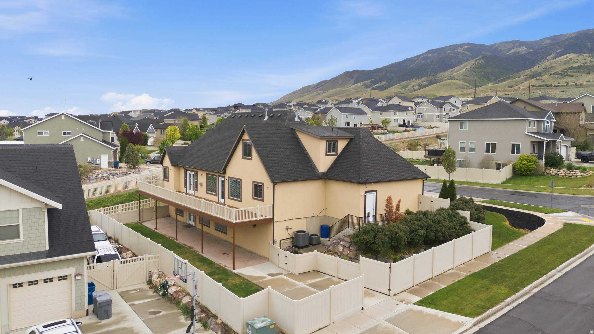 FOX HOLLOW - Residential
