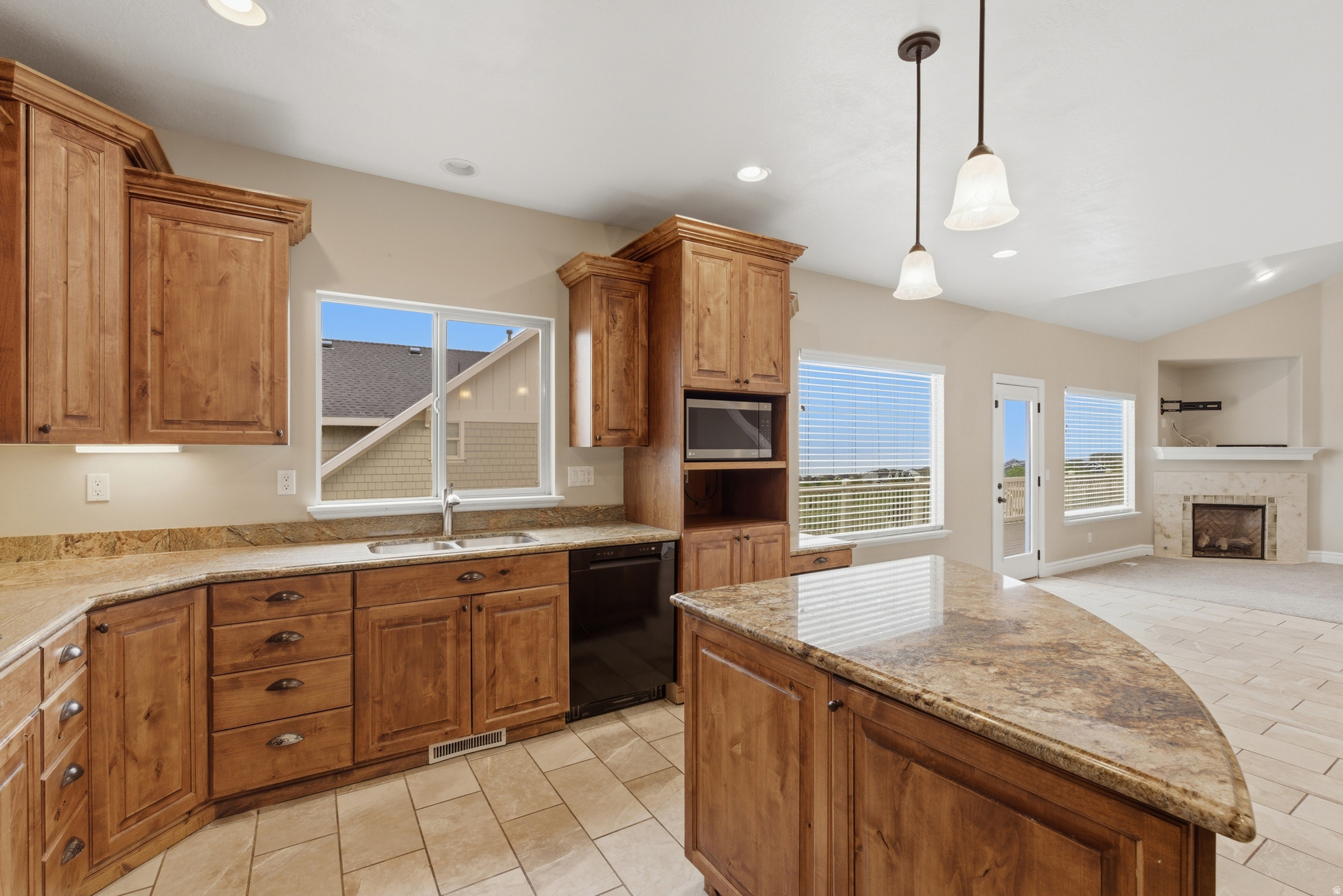 FOX HOLLOW - Residential
