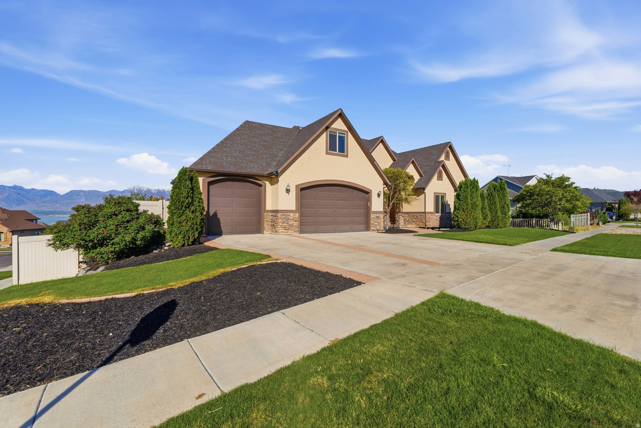 FOX HOLLOW - Residential