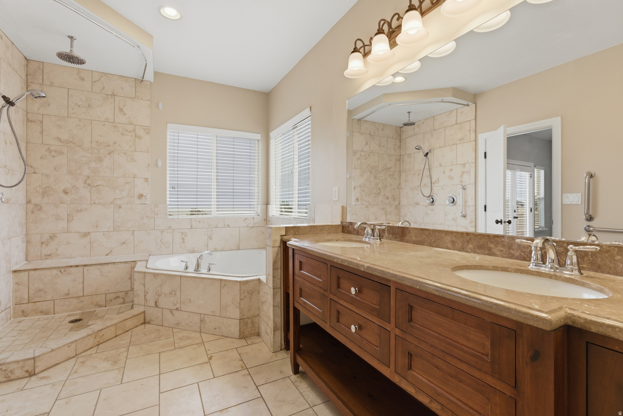 FOX HOLLOW - Residential