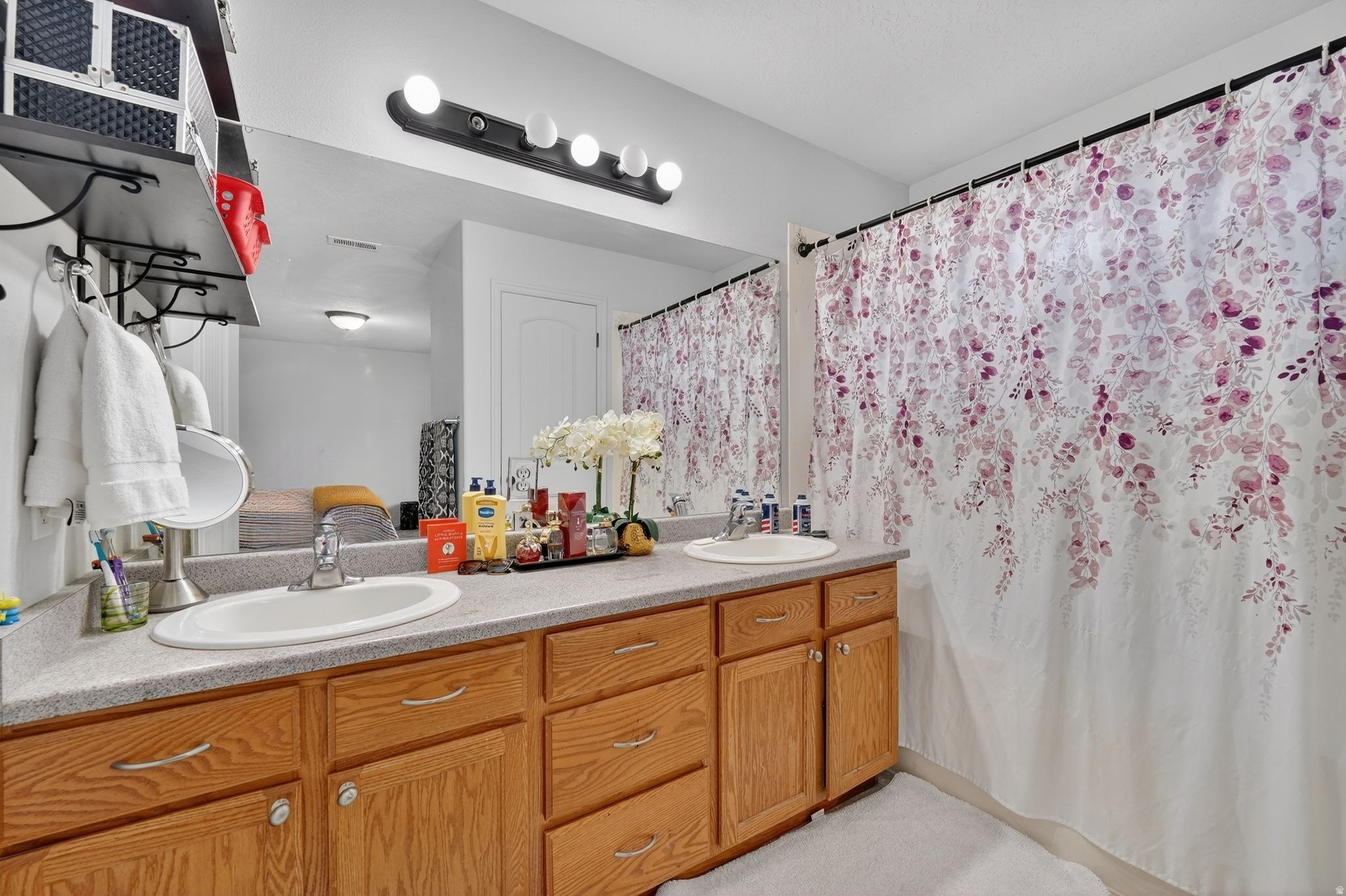 GATEWAY VILLAGE - Residential