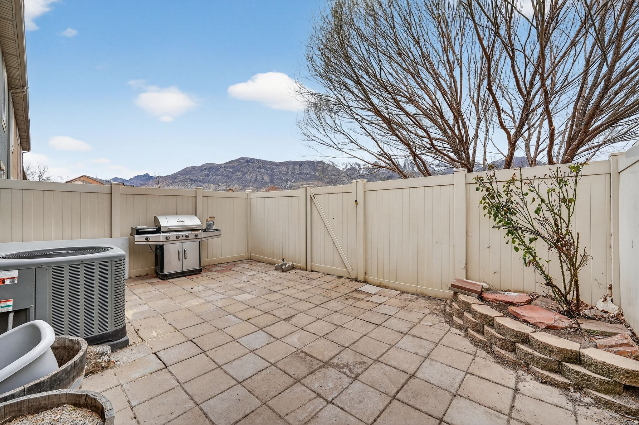 GATEWAY VILLAGE - Residential