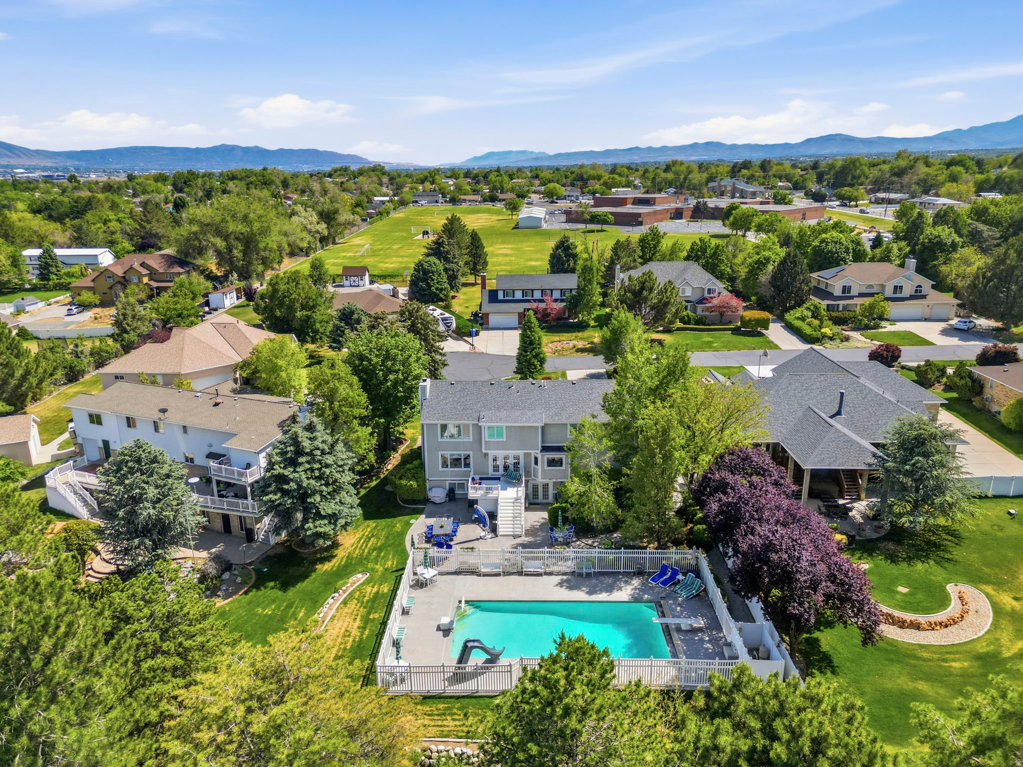 BLAKE HEIGHTS - Residential
