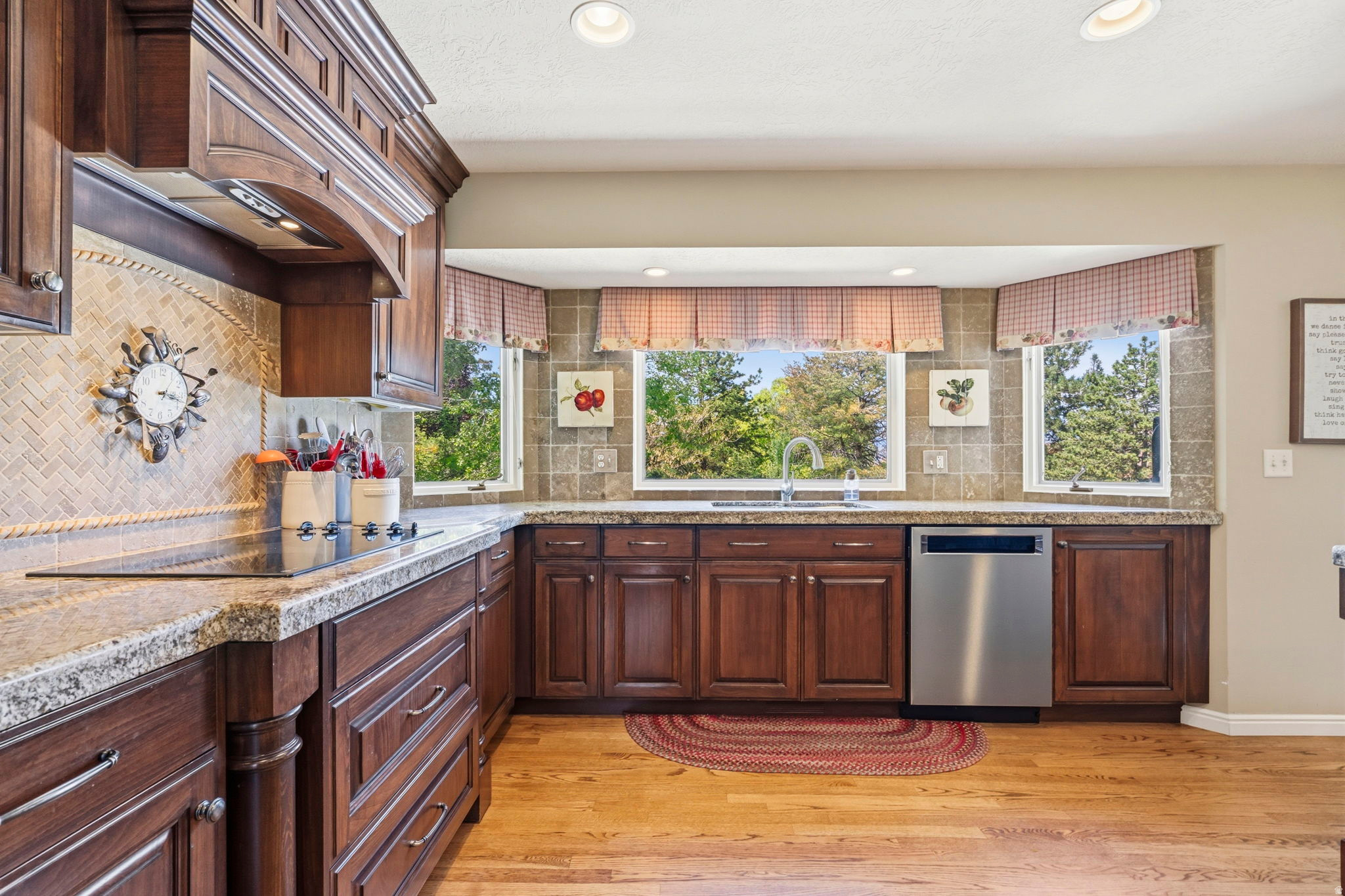 BLAKE HEIGHTS - Residential