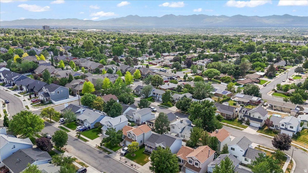 SUNBURST MEADOWS - Residential
