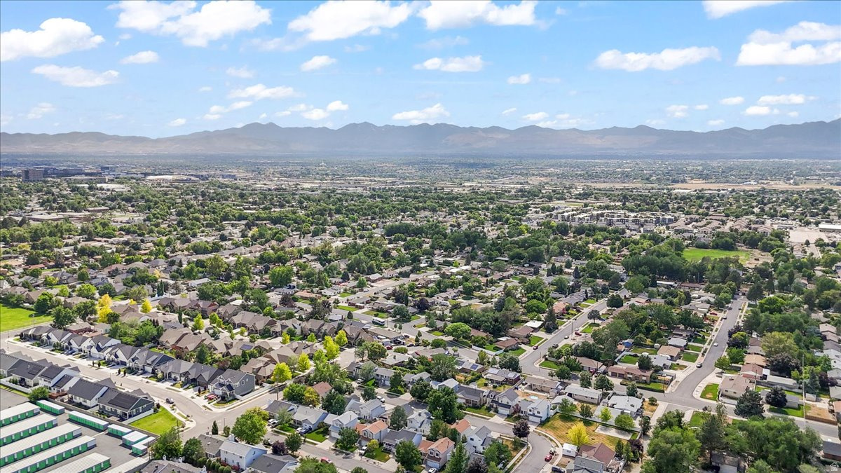 SUNBURST MEADOWS - Residential