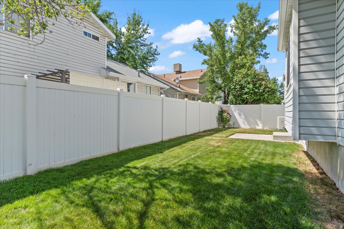 SUNBURST MEADOWS - Residential