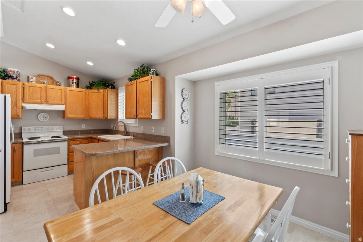 SUNBURST MEADOWS - Residential