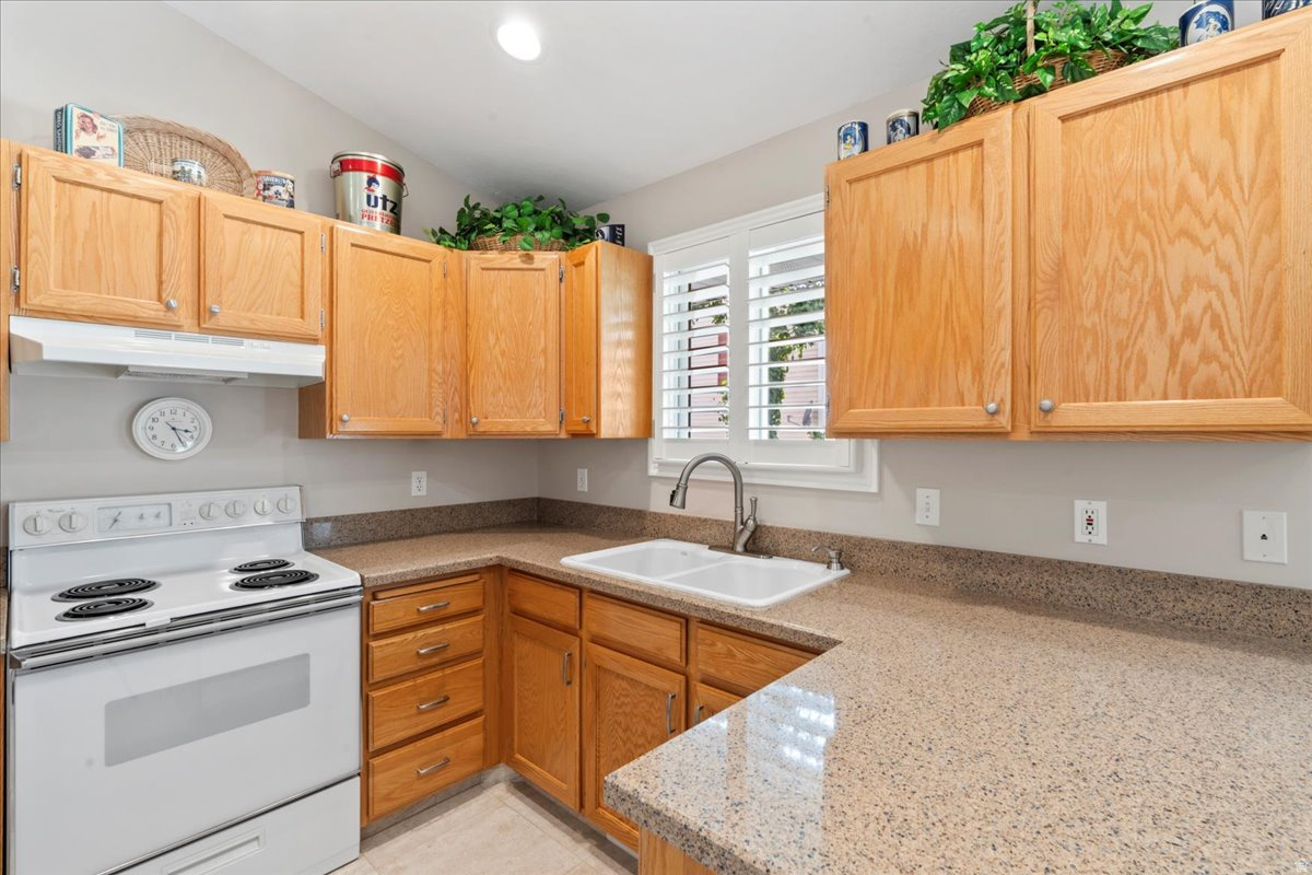 SUNBURST MEADOWS - Residential