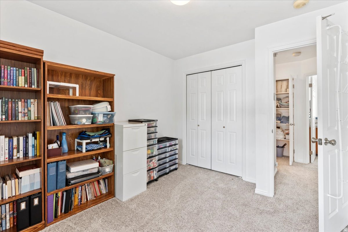 SUNBURST MEADOWS - Residential