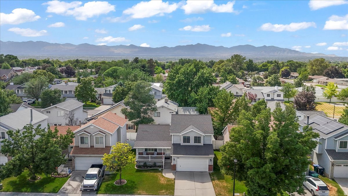SUNBURST MEADOWS - Residential