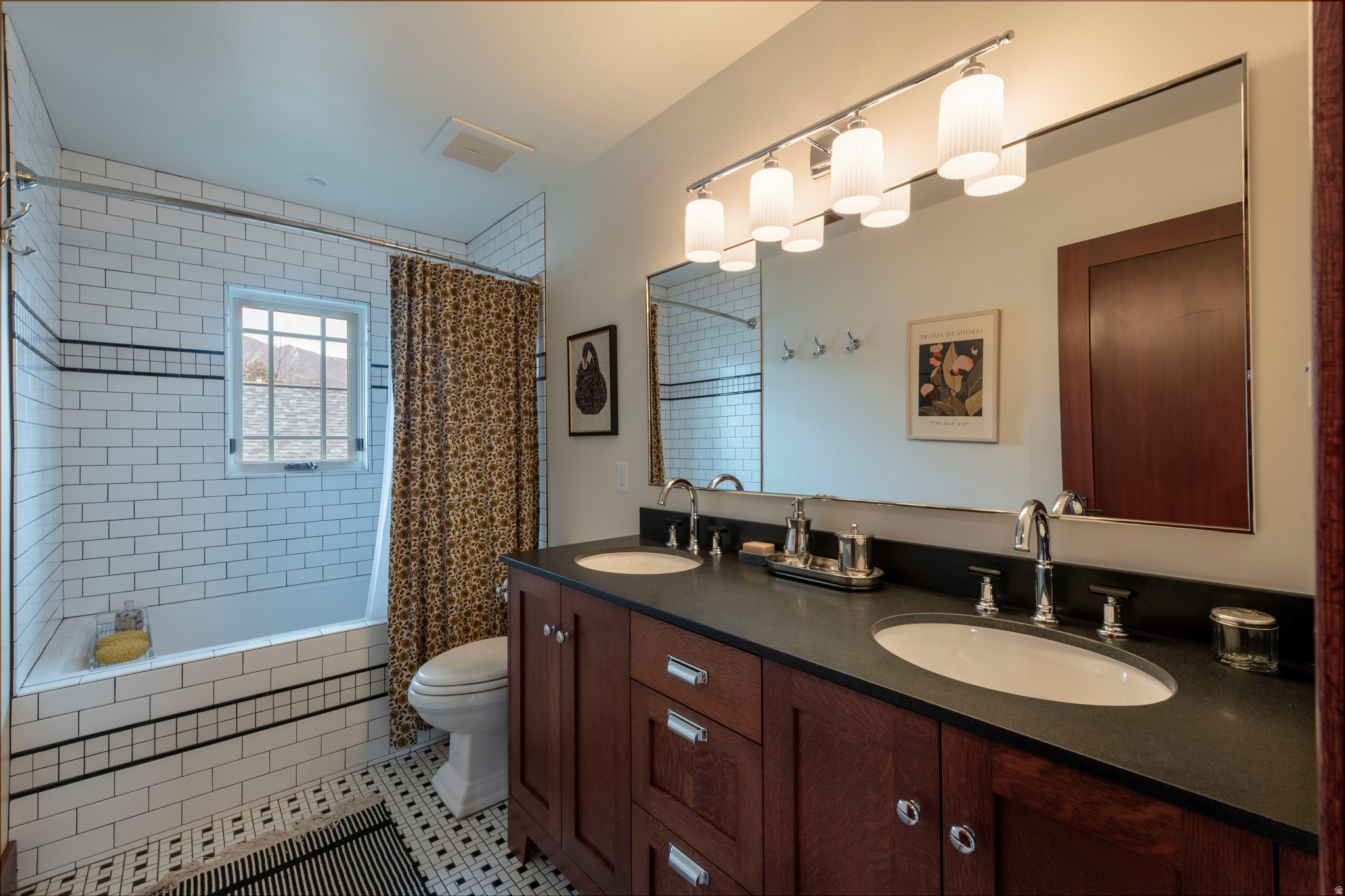 UNIVERSITY - Residential