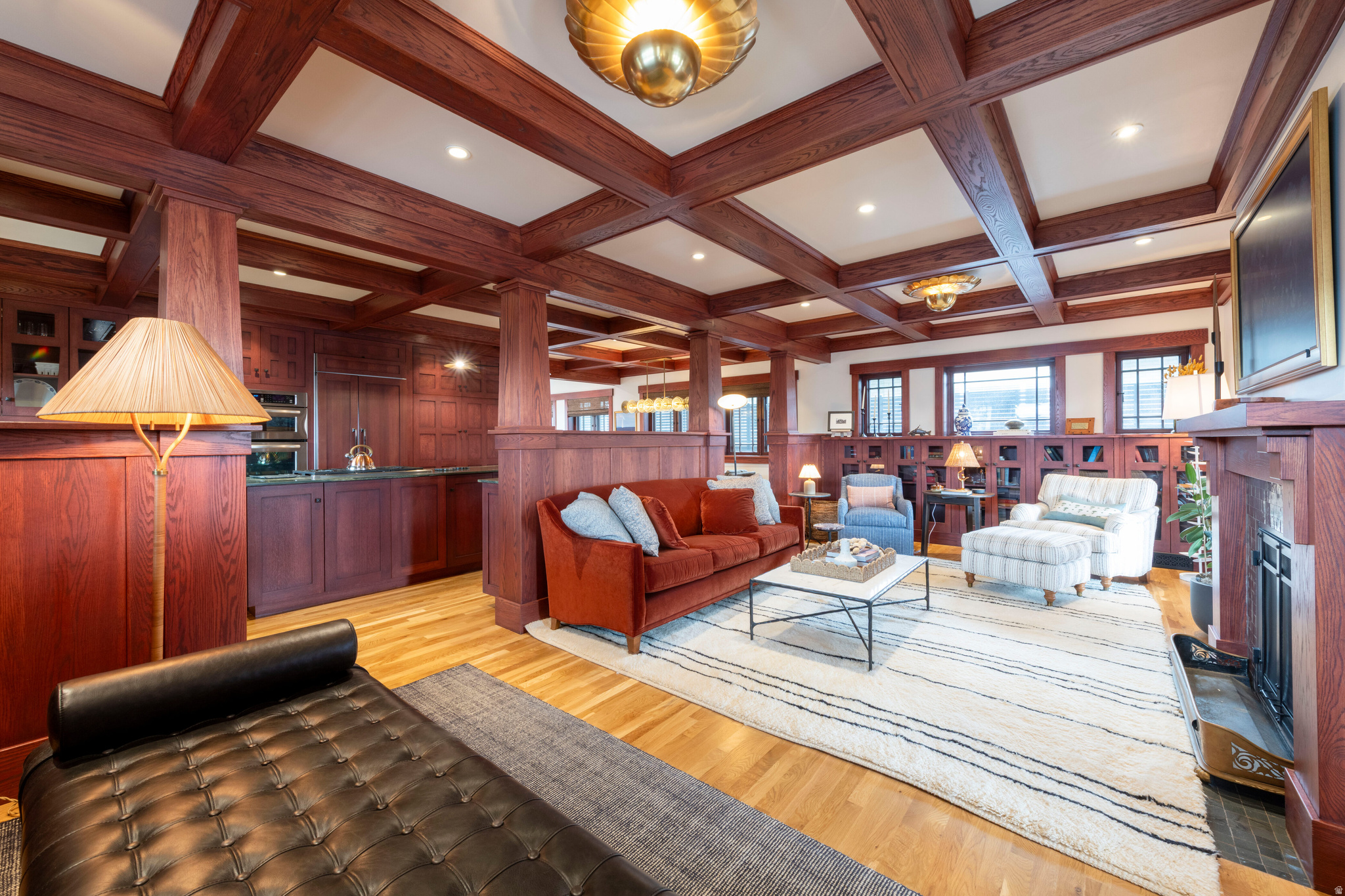 UNIVERSITY - Residential