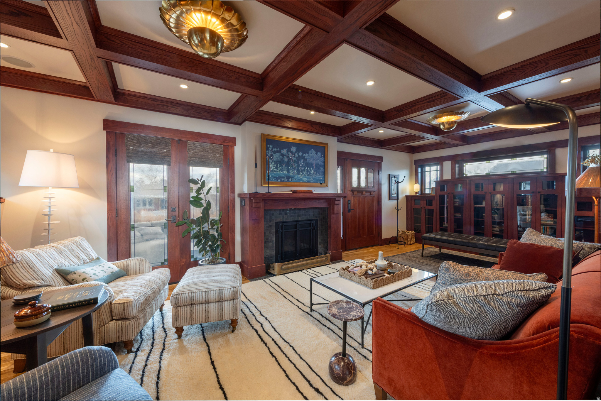 UNIVERSITY - Residential