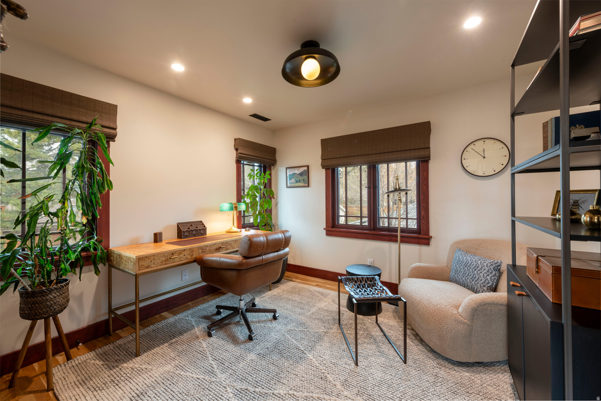 UNIVERSITY - Residential