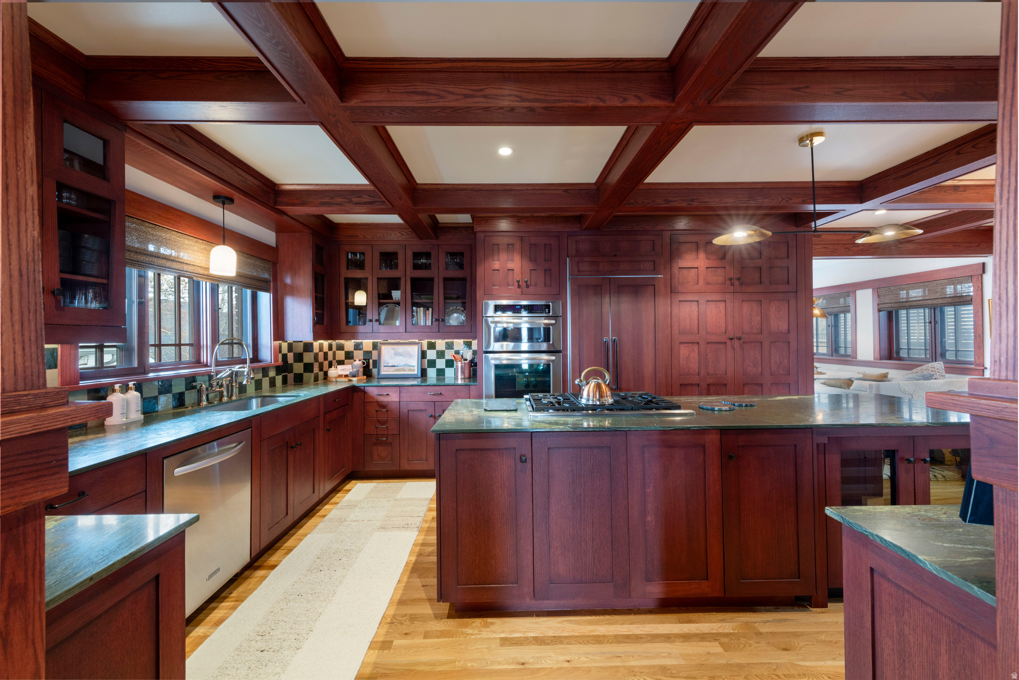 UNIVERSITY - Residential