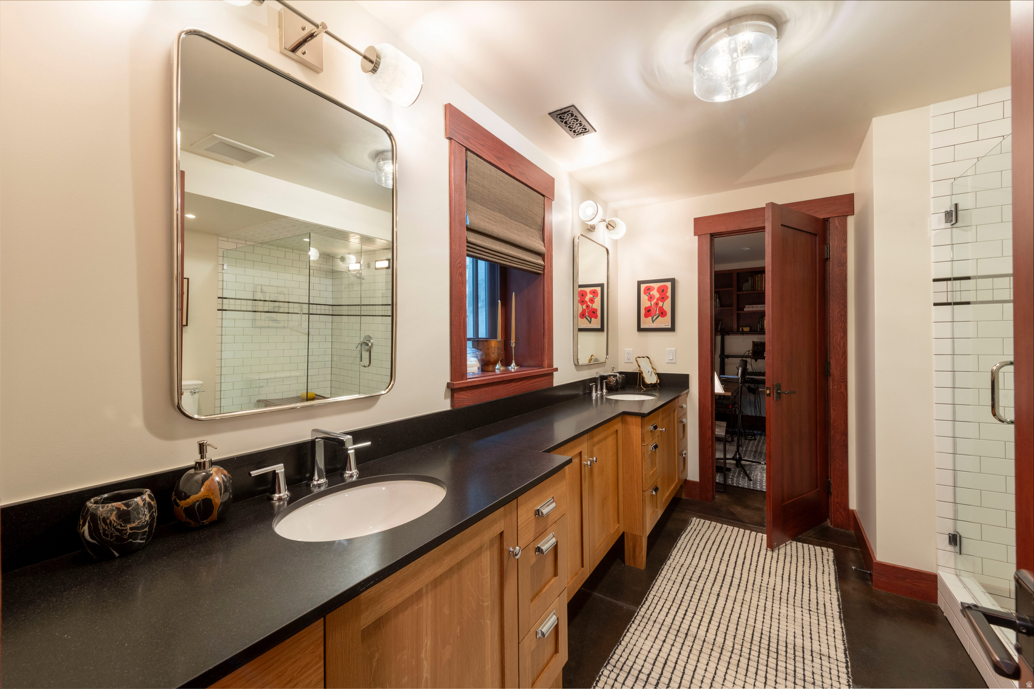 UNIVERSITY - Residential