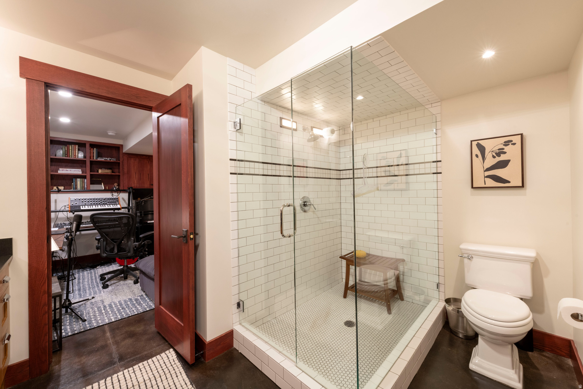 UNIVERSITY - Residential