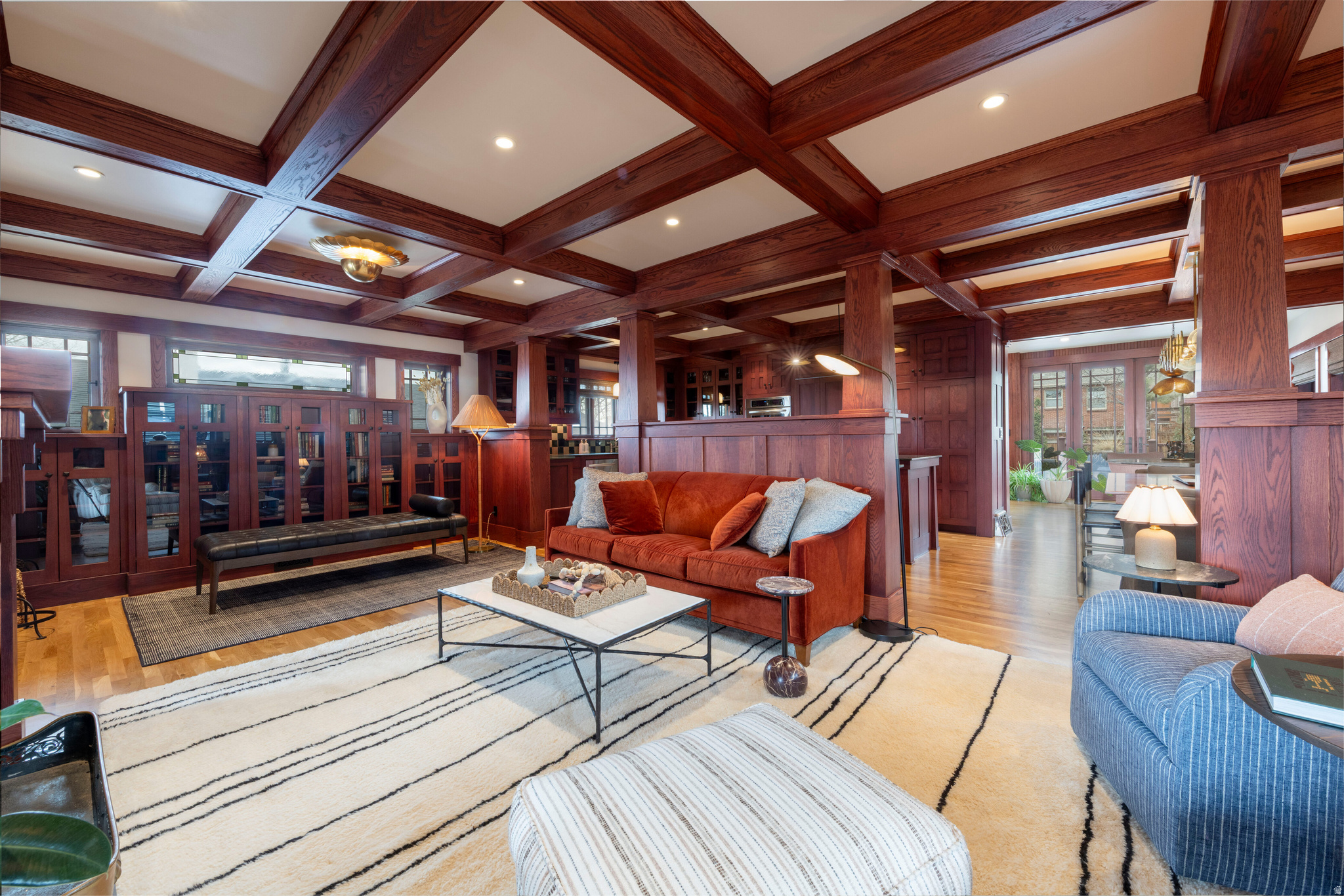 UNIVERSITY - Residential