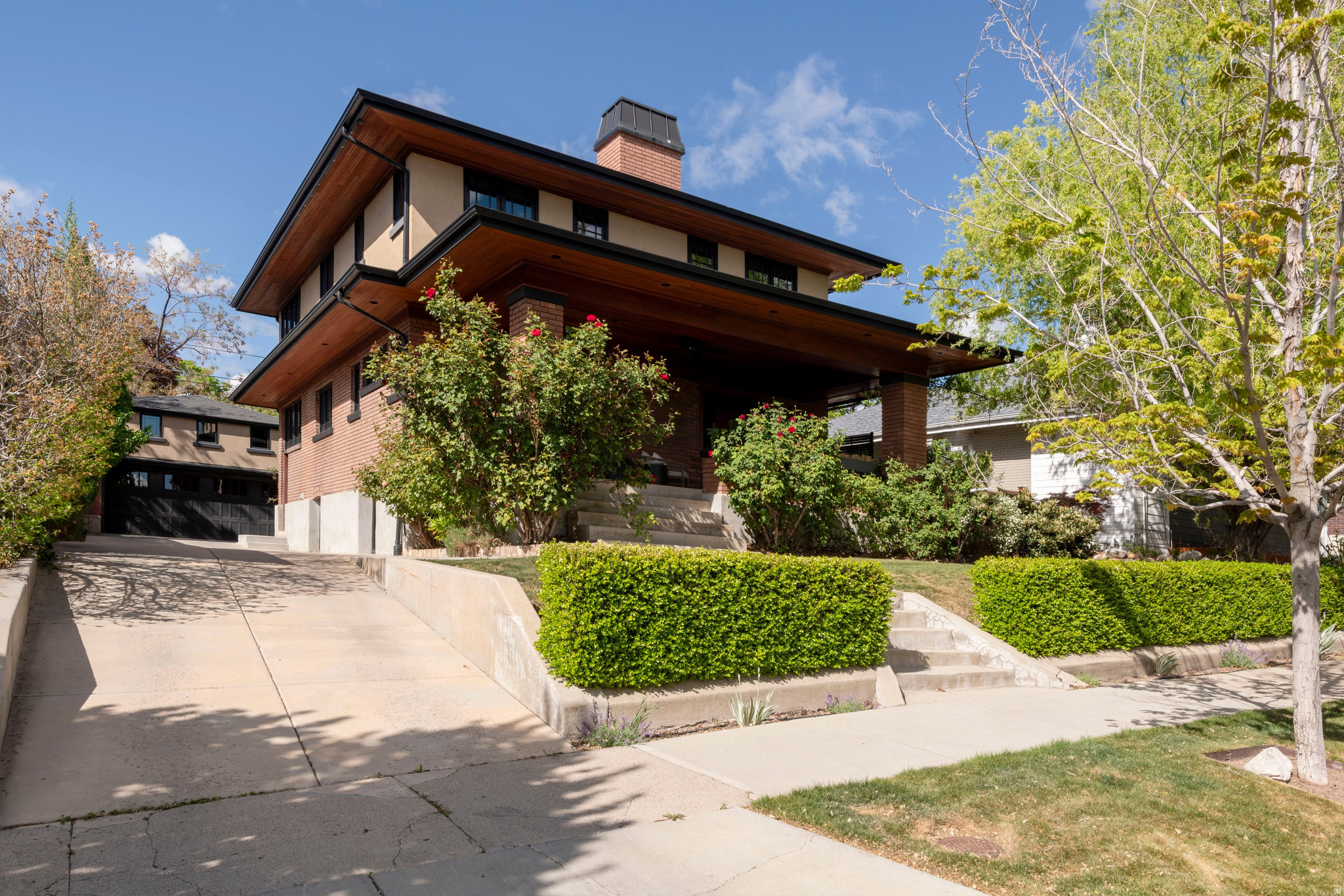 UNIVERSITY - Residential