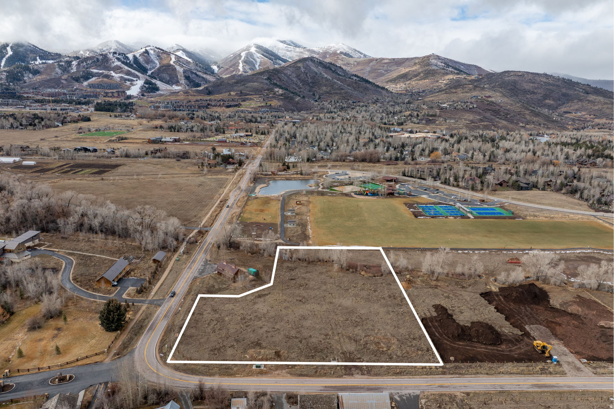 OLD RANCH ROAD AREA - Land