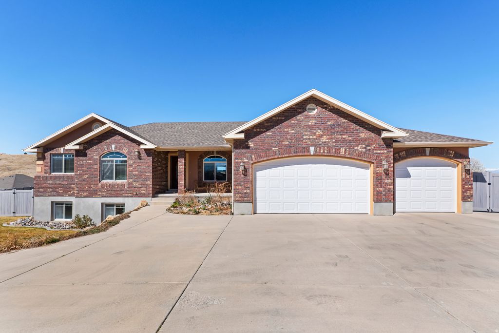 Photo of 1266 VISTA DR, Santaquin, UT 84655 (MLS # 2144740)