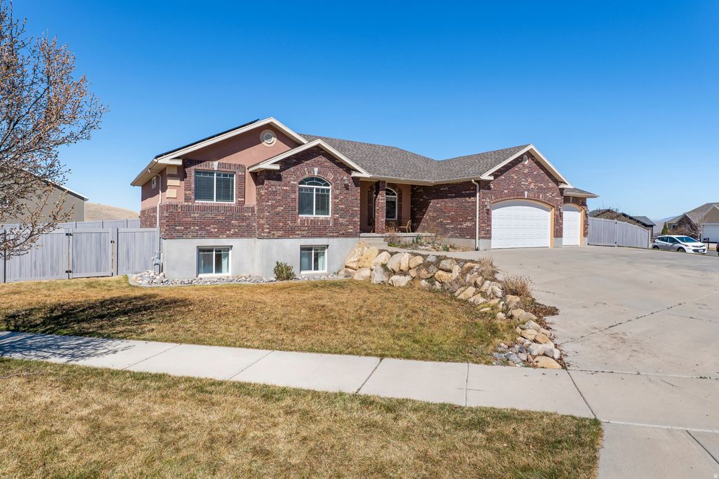 Photo of 1266 VISTA DR, Santaquin, UT 84655 (MLS # 2144740)