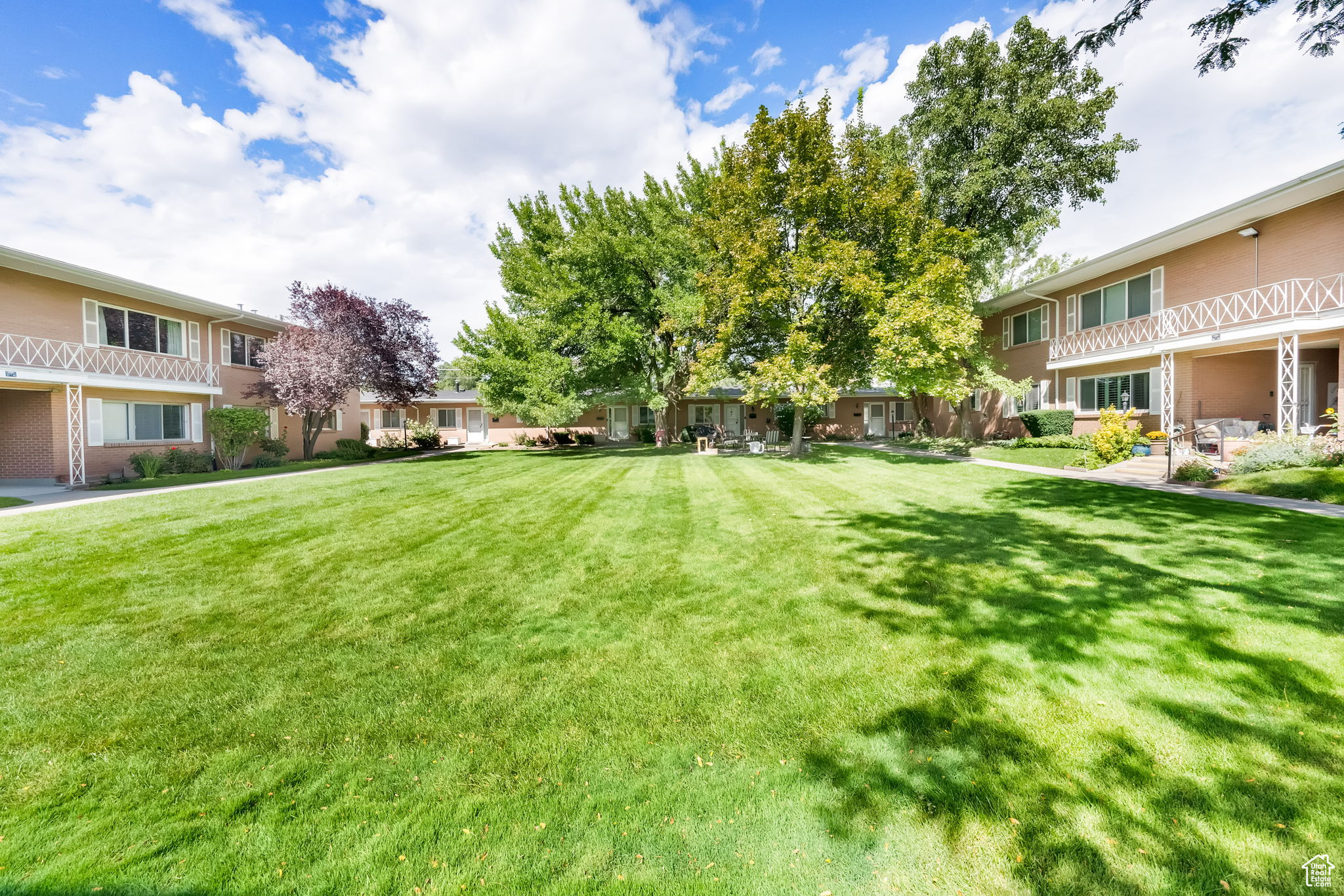 CARRIAGE LANE - Residential