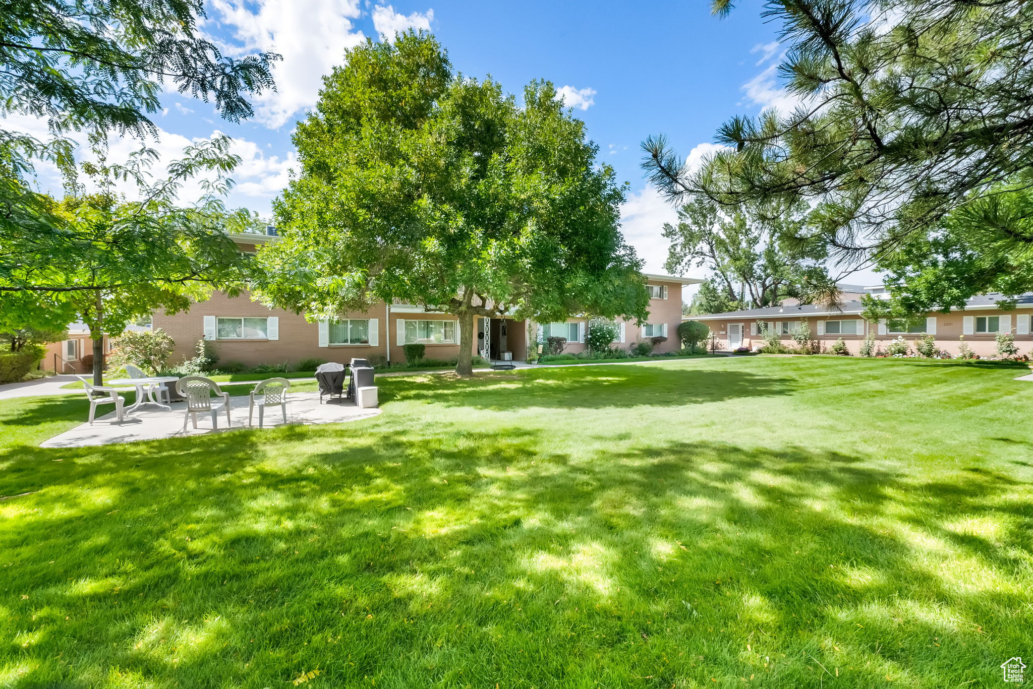 CARRIAGE LANE - Residential