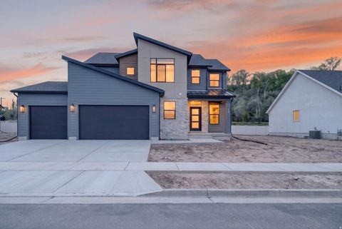 Photo of 85 W GLEN WAY #129, South Weber, UT 84405 (MLS # 2155618)