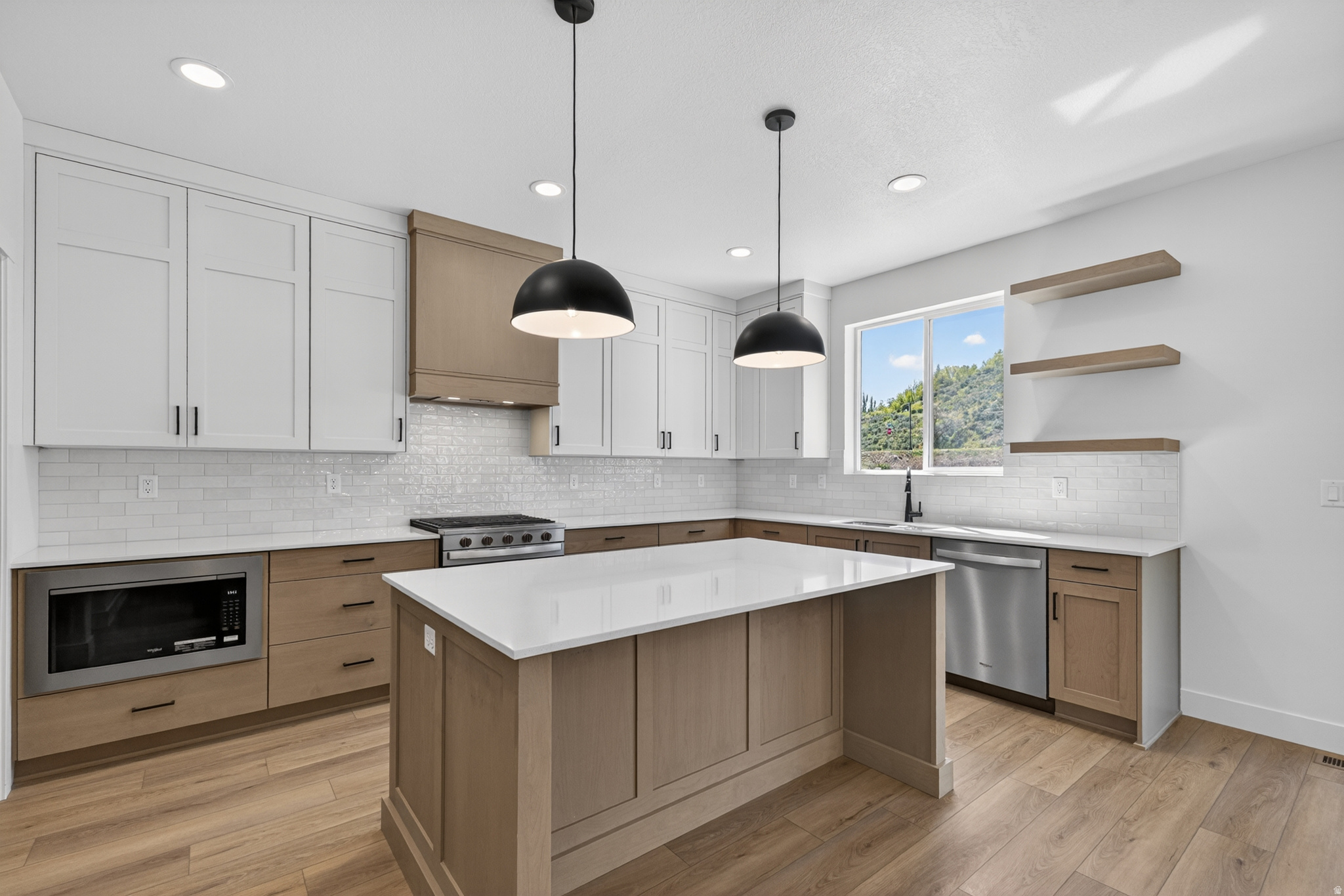 RIVERWOOD - Residential