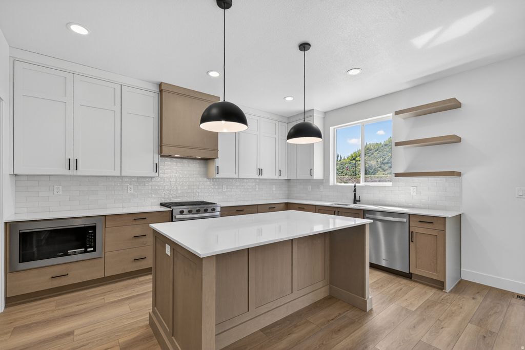 Photo of 85 W GLEN WAY #129, South Weber, UT 84405 (MLS # 2155618)