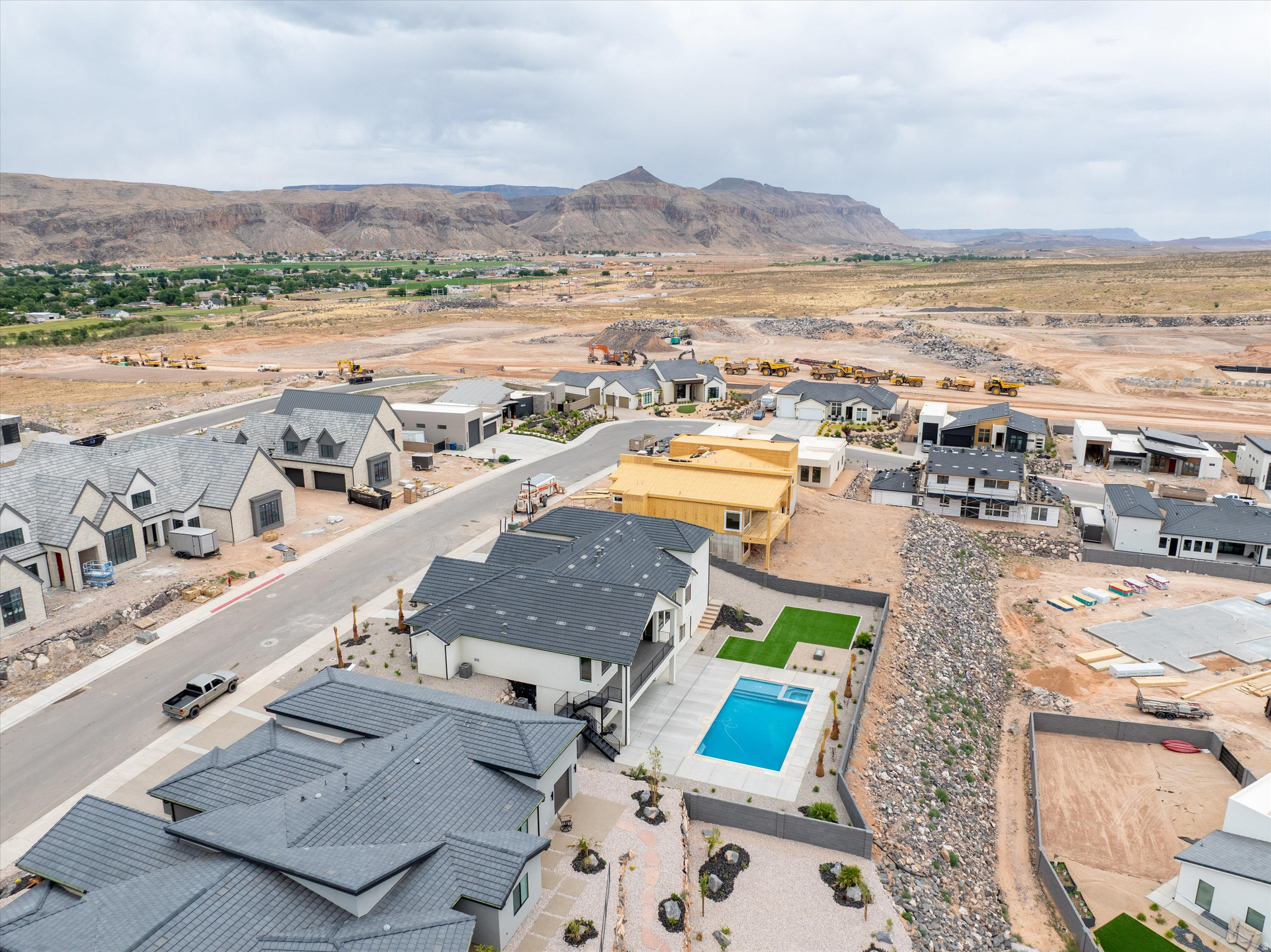 SCENIC POINT - Residential