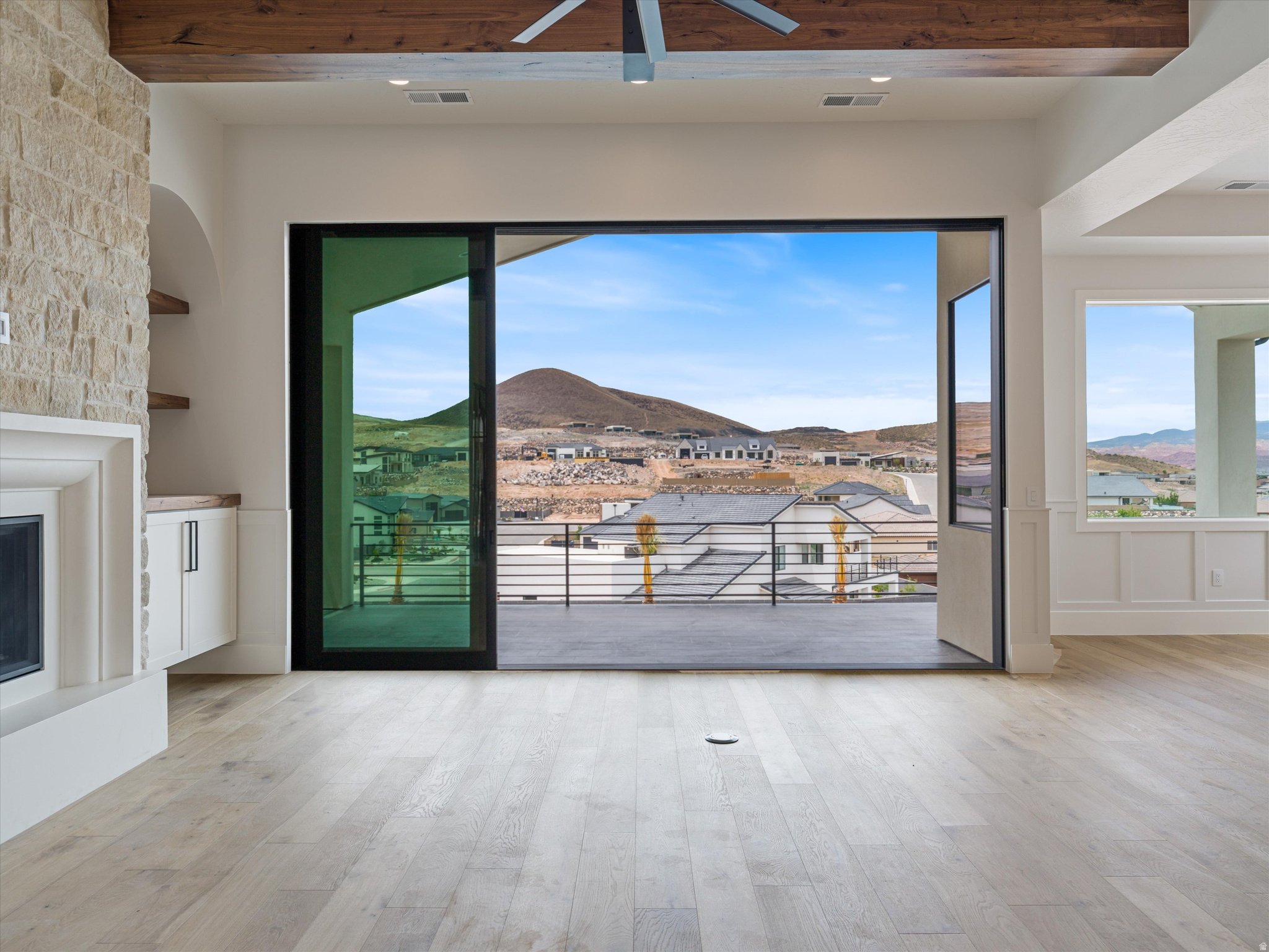 SCENIC POINT - Residential