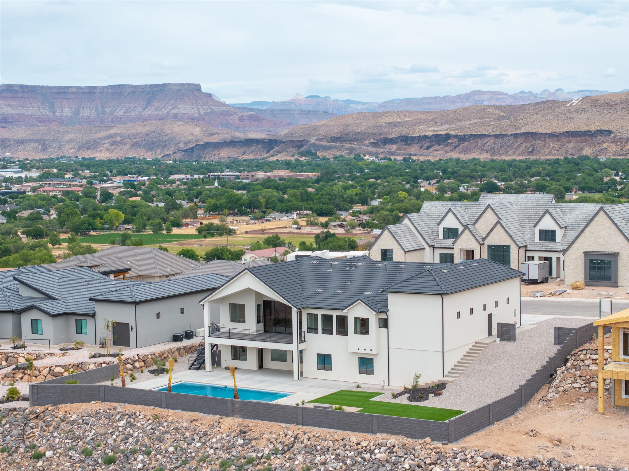 SCENIC POINT - Residential