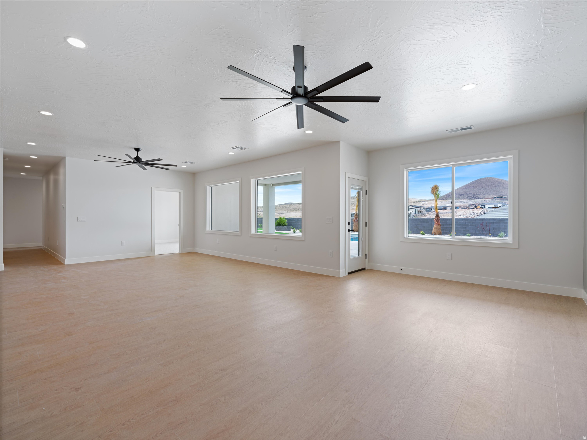 SCENIC POINT - Residential