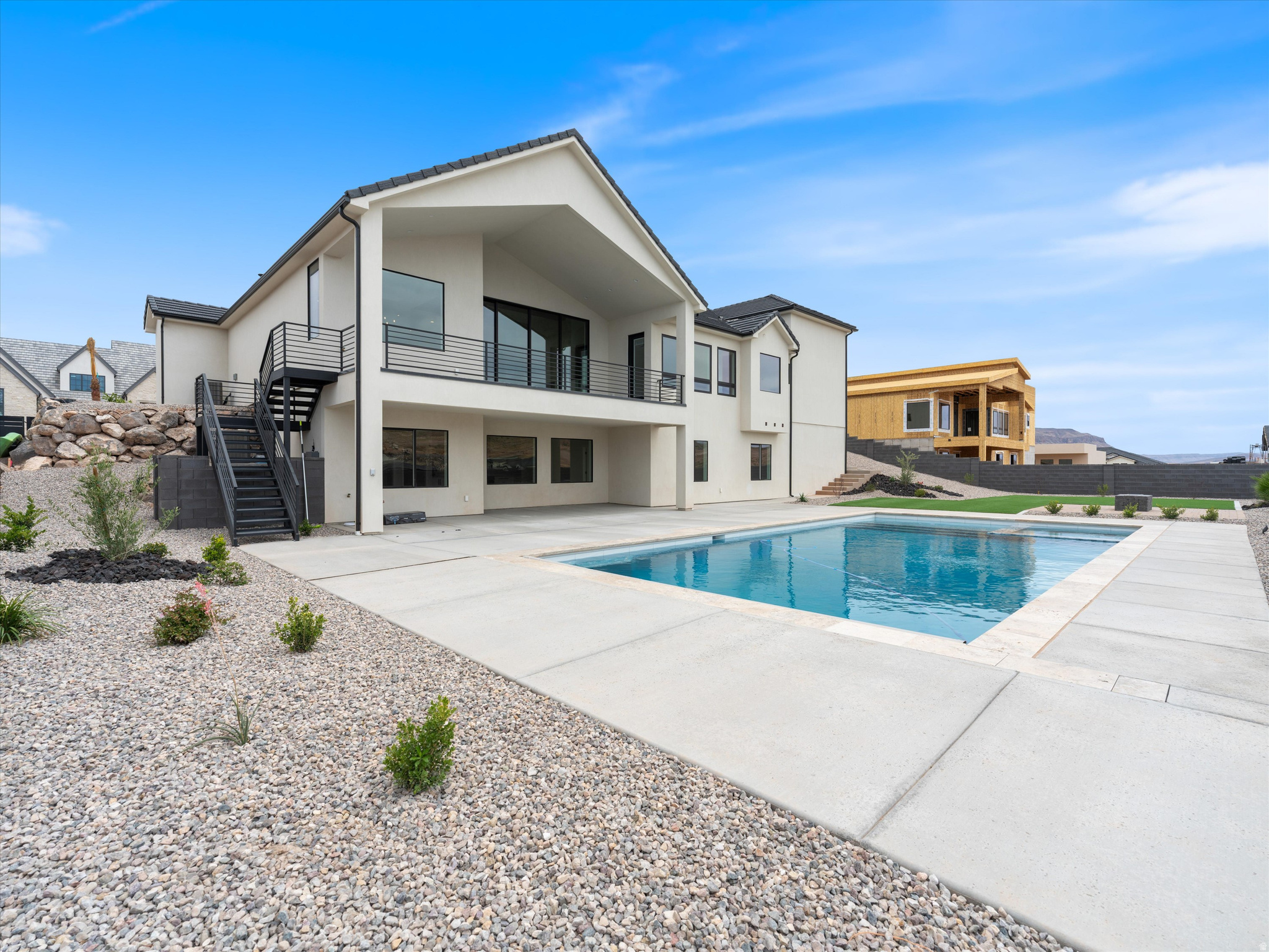 SCENIC POINT - Residential