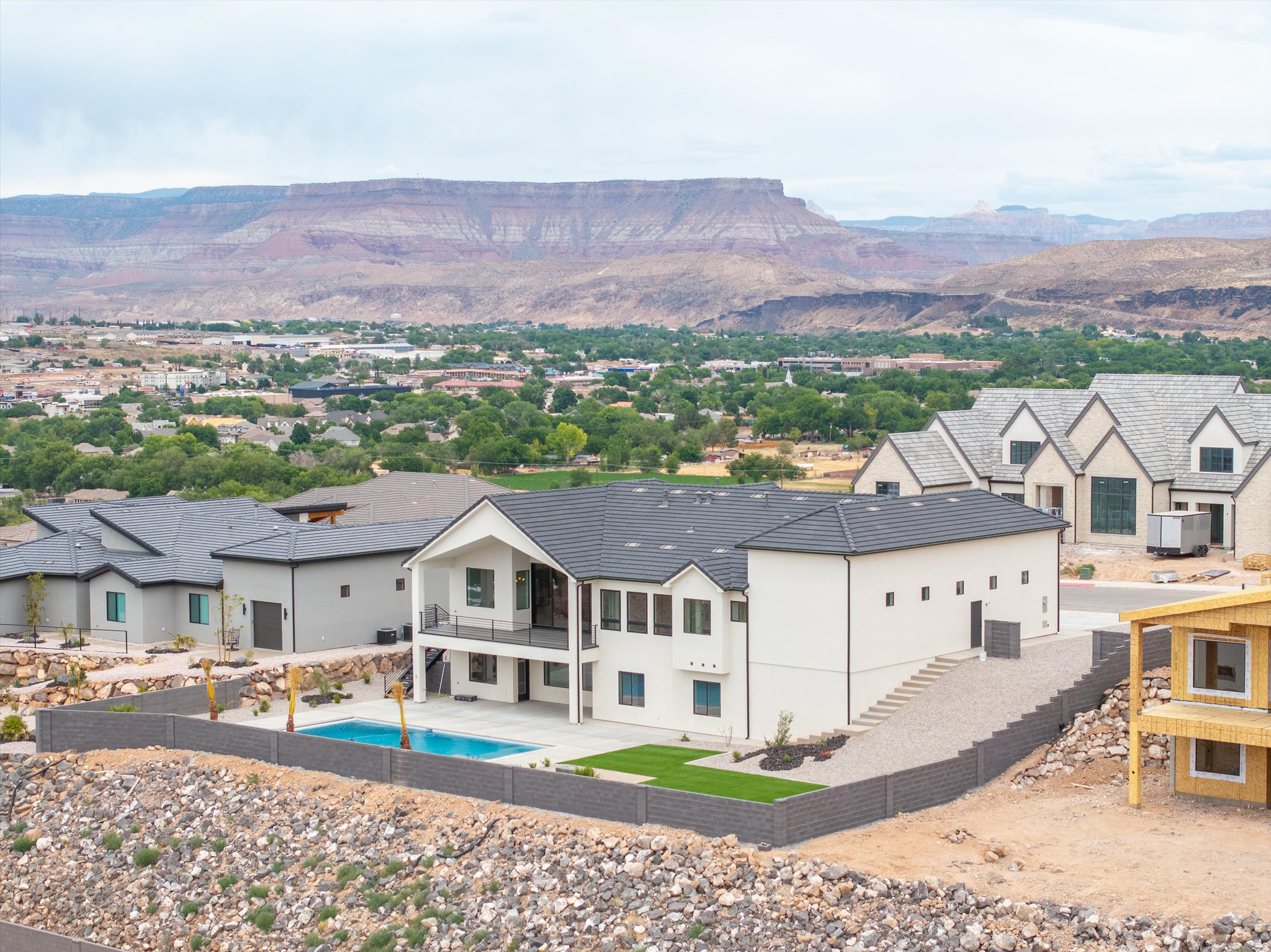 SCENIC POINT - Residential