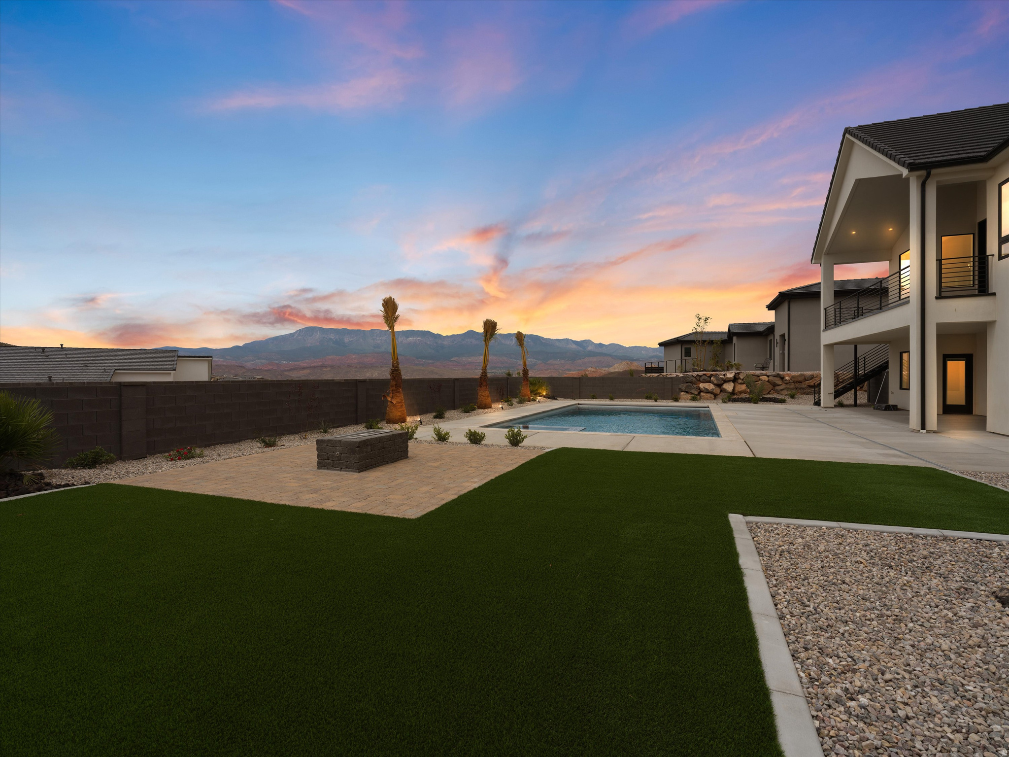 SCENIC POINT - Residential